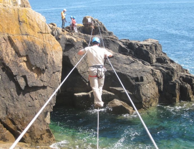  Percurso de aventura acrobática acima do mar 